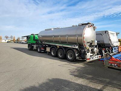 Seitenansicht des Tankaufliegers